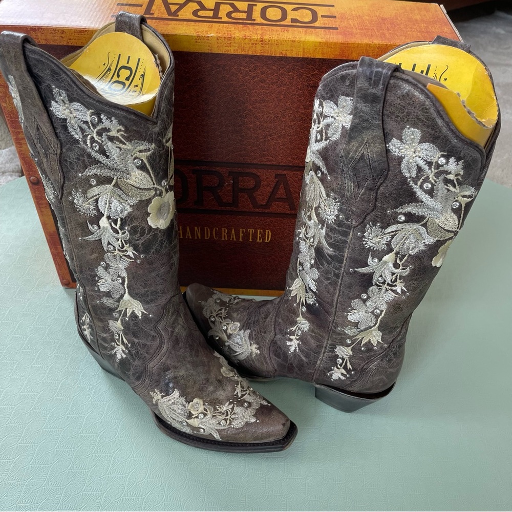 Corral Crystals & Flower Embroidery Tobacco Western Boot - Festival Ready Sz 9